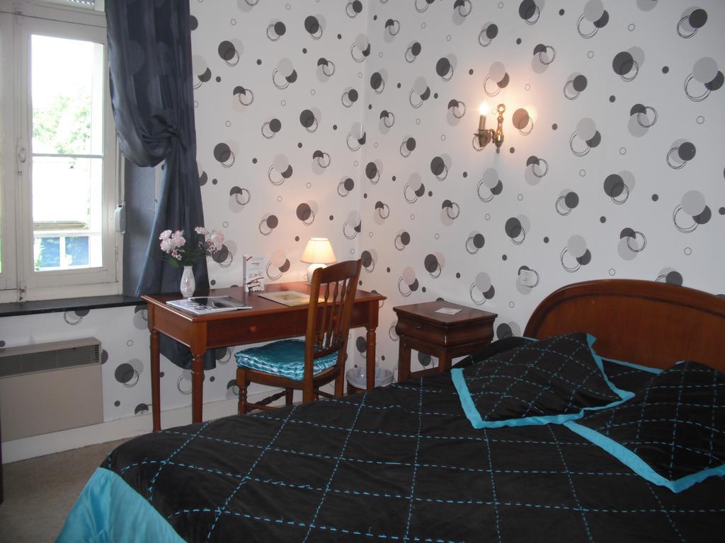 Hotel Le Clos Du Montvinage Etreaupont Room photo