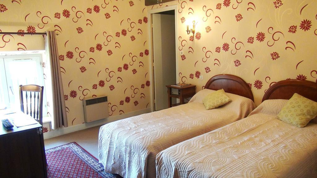 Hotel Le Clos Du Montvinage Etreaupont Room photo