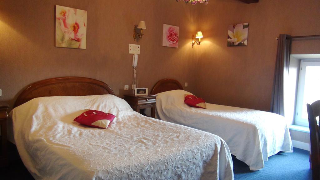 Hotel Le Clos Du Montvinage Etreaupont Room photo