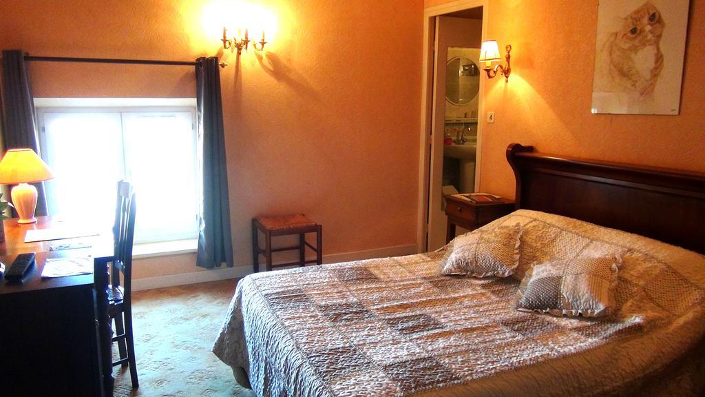 Hotel Le Clos Du Montvinage Etreaupont Room photo