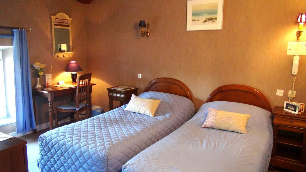 Hotel Le Clos Du Montvinage Etreaupont Room photo