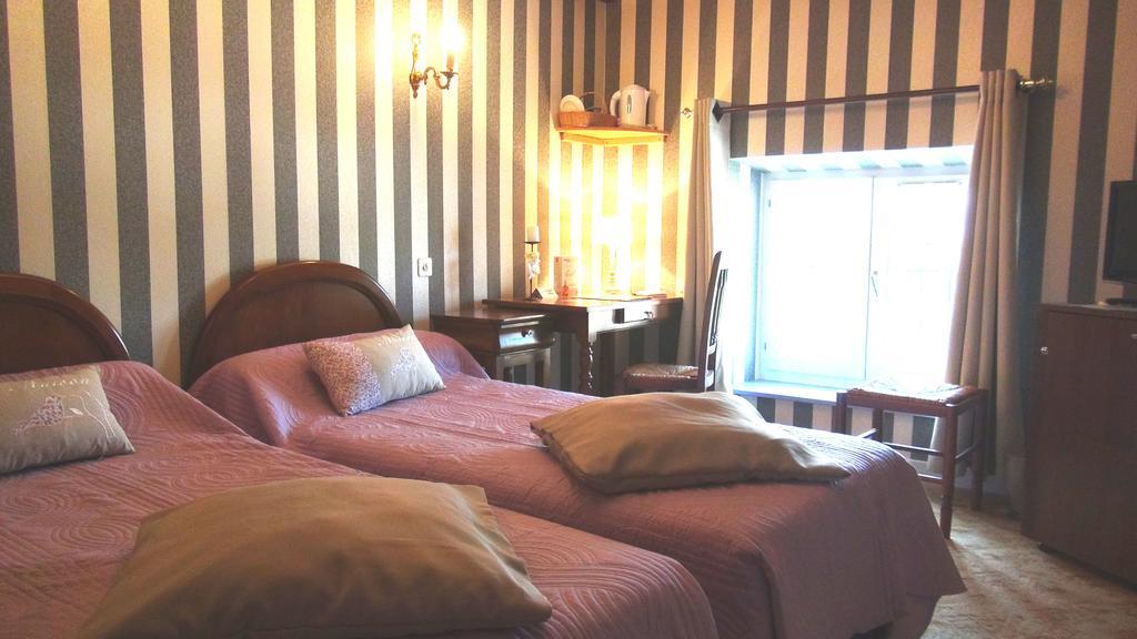 Hotel Le Clos Du Montvinage Etreaupont Room photo