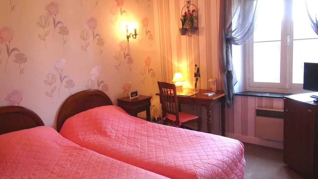 Hotel Le Clos Du Montvinage Etreaupont Room photo