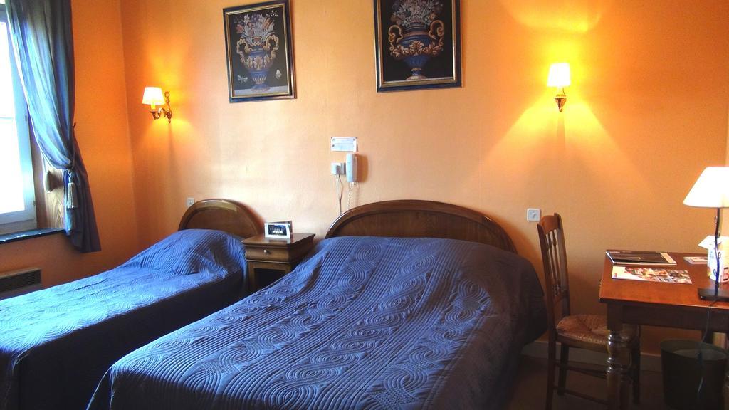 Hotel Le Clos Du Montvinage Etreaupont Room photo