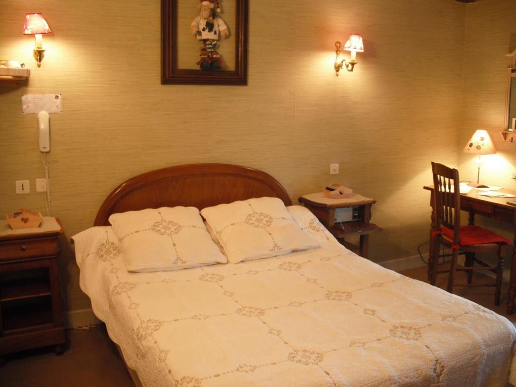 Hotel Le Clos Du Montvinage Etreaupont Room photo
