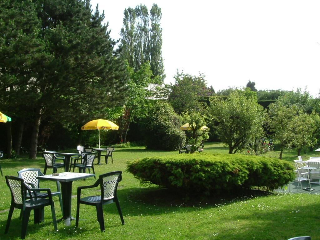 Hotel Le Clos Du Montvinage Etreaupont Exterior photo