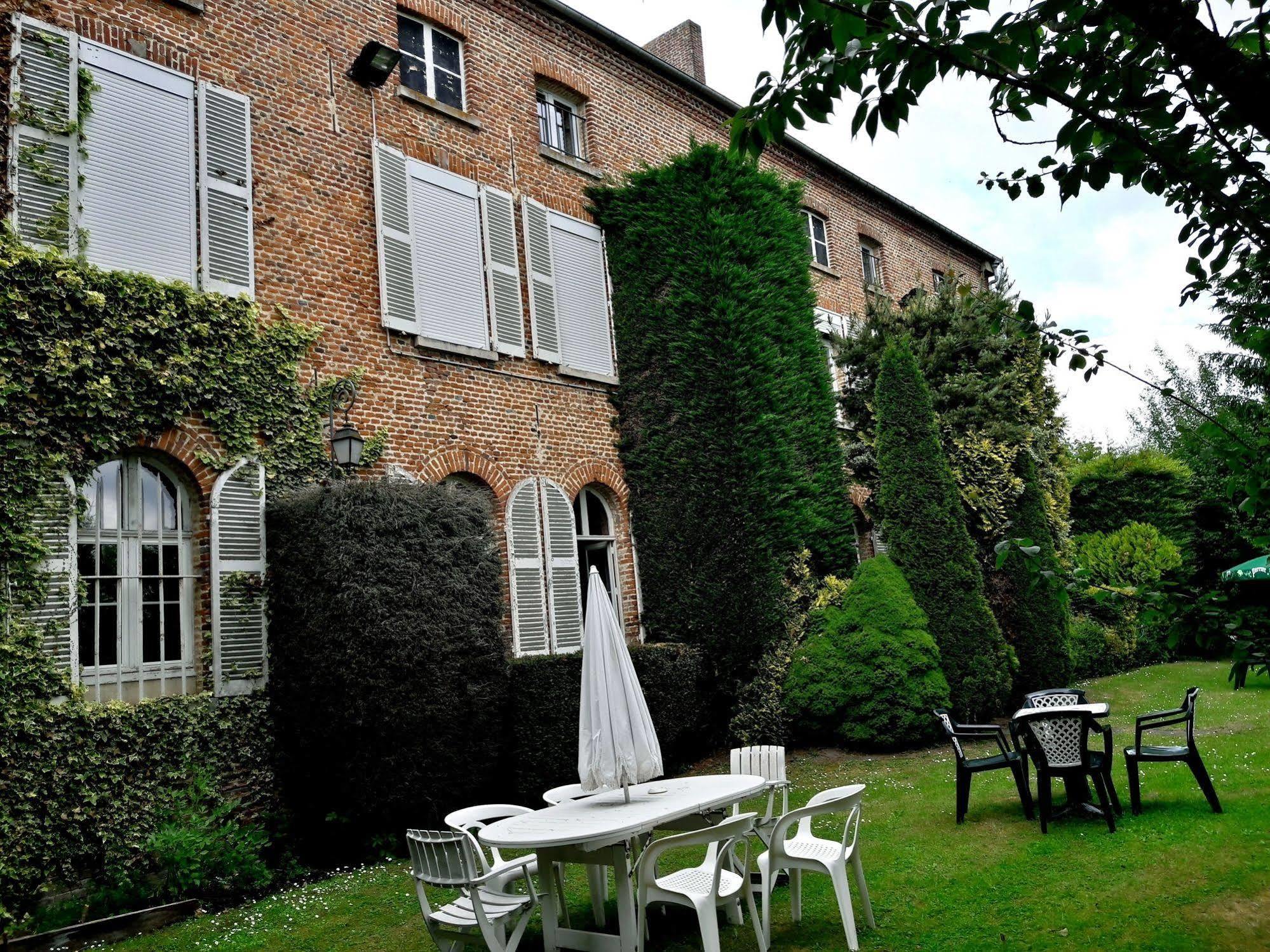 Hotel Le Clos Du Montvinage Etreaupont Exterior photo